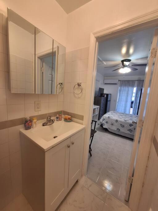 Brand New Studio Apartment Веро Бич Экстерьер фото